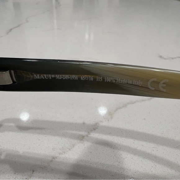 Maui Jim Sunglasses MD-249-19M Black Corral Polarized - Picture 2 of 3